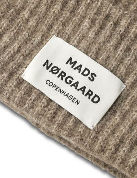 Mads Nørgaard Tosca Anju Hat